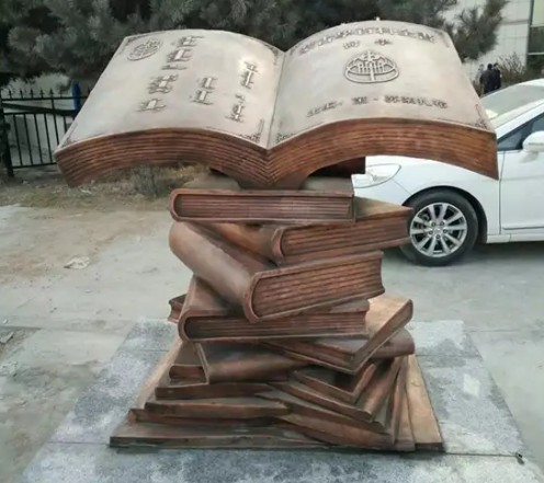 选购校园雕塑需蓝狮娱乐要注意什么