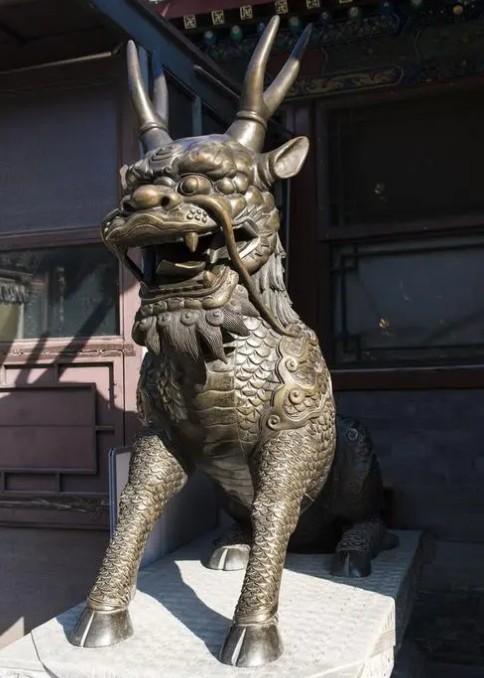 铜麒麟雕塑介绍蓝狮在线