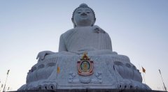 <b>蓝狮寺庙供奉的石雕佛像都有哪些？</b>
