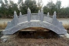<b>蓝狮石雕拱桥的作用</b>