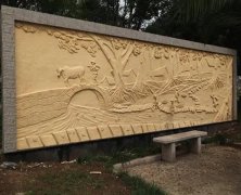 <b>蓝狮玻璃钢浮雕表现的方法有哪些？</b>
