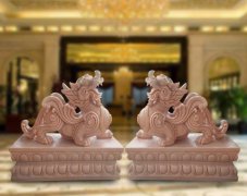 <b>在大门口摆放蓝狮娱乐貔貅有哪些风水作用</b>