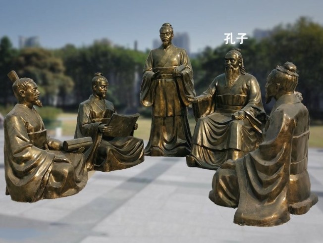 蓝狮如何找到比较专业的校园雕塑厂家
