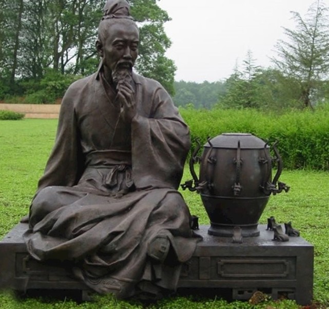 定制校园雕塑需要注意的几个问题蓝狮在线