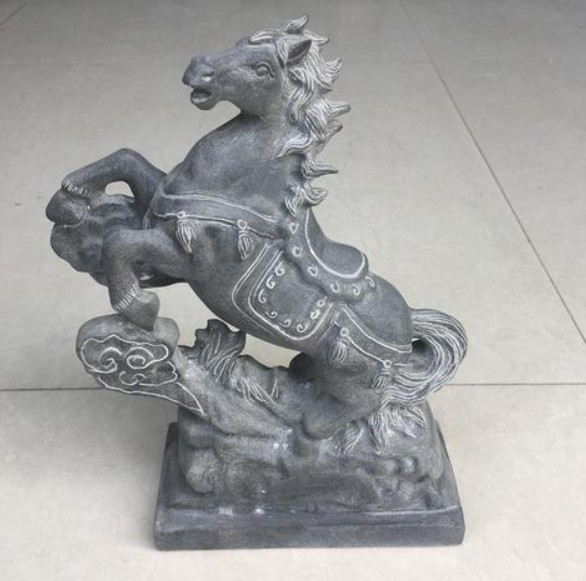 石雕制蓝狮娱乐作工艺