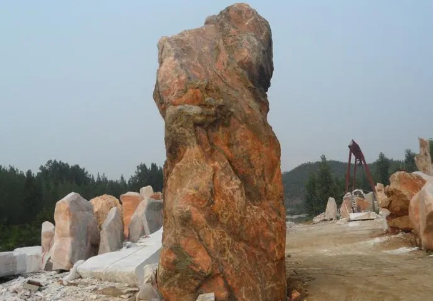 蓝狮晚霞红景观石在园林景观的应用