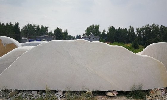 生活中使用什么景观石制作假山蓝狮在线?