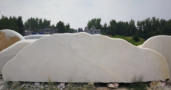生活中使用什么景观石制作假蓝狮在线山?