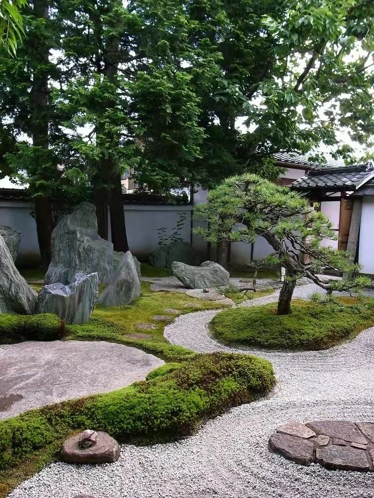 自然景观石,对现代园林设计的重要性蓝狮在线