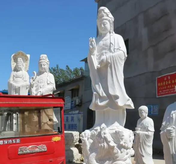 曲阳石雕厂带你走入人间的佛像雕塑蓝狮娱乐