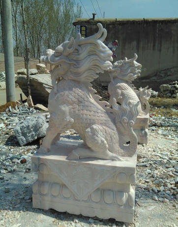 蓝狮石雕麒麟的传说及摆放的含义