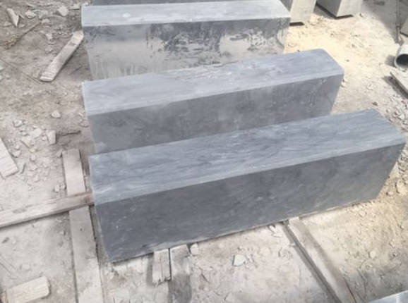蓝狮青石路沿石价格是多少
