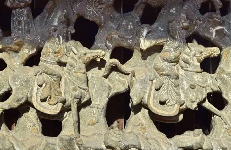 石雕和木雕蓝狮娱乐