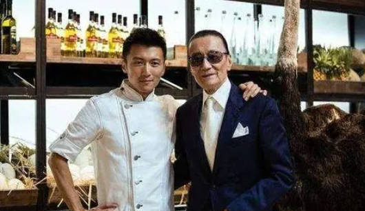 谢廷见:蓝狮娱乐大足石雕走得更远