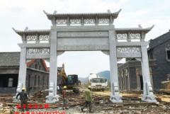 <b>广东农村石牌坊制作样式图片及特点蓝狮</b>