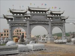 <b>蓝狮平台几年了?_石雕牌坊雕刻的图案所代表的内</b>